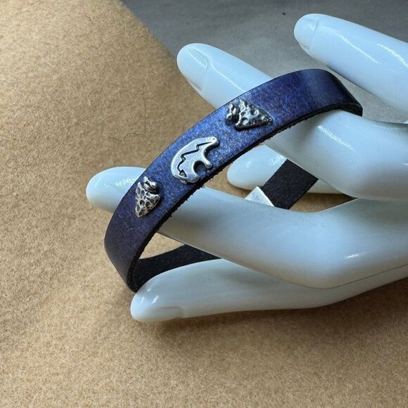 Blue Matelic Leather Zuni Bear Bracelet With Magnetic Fastener - Picture 1 of 6